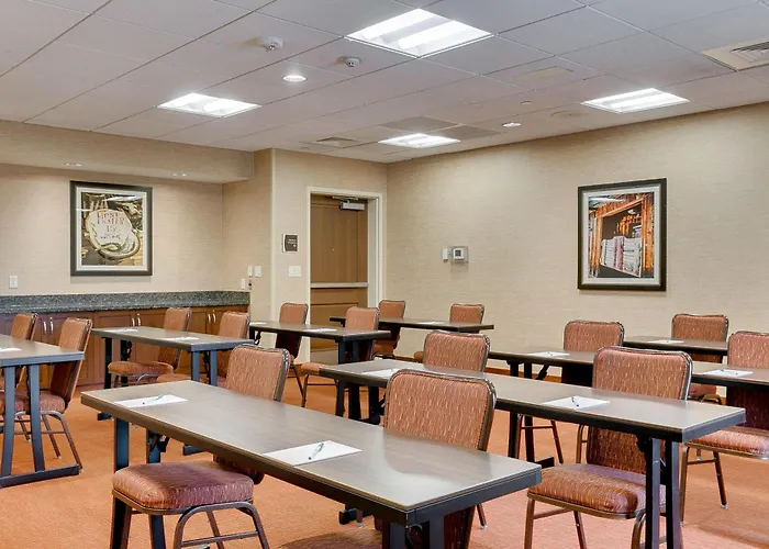 Hotel Homewood By Hilton Worth Medical Center 3*